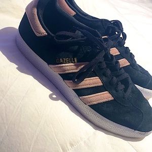 Adidas Gazelle rose and black